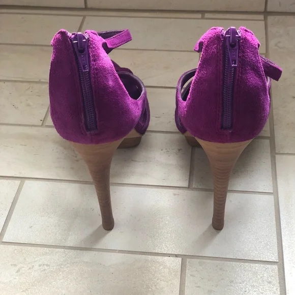 BCBGMaxAzria Suede Open toe heels - Picture 3 of 4